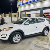 سلام عليك شباب توسان موديل 2021 وارد امريكي حادثها كلش حلوة طخة بسيطة ...