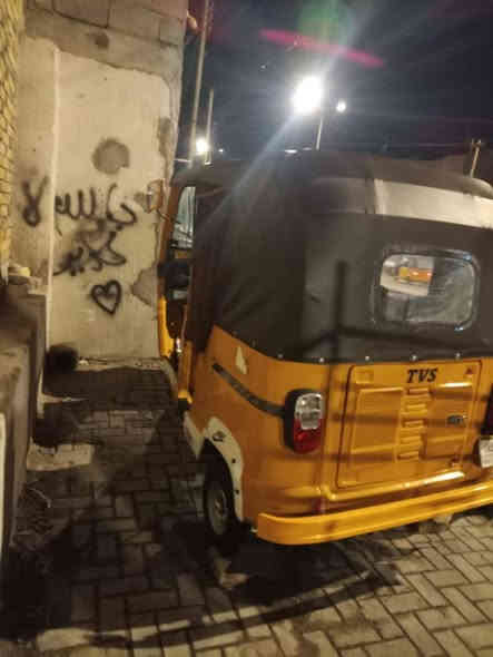 سلام عليكم تكتك TVS رقم وسنويه جاهزه وحلوه مجفته تجفيت شركه  سعر 4500وبيه مجال  مكلف بل نشر هاذ رقم راعيهه ***********
