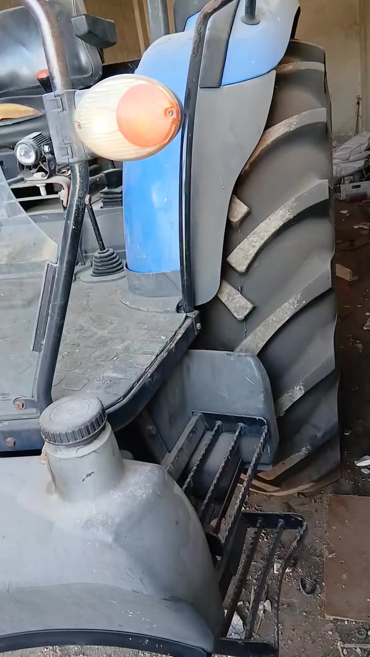 تركتور نيوهلند أيطالي موديل٢٠٠٨قياس١٠٠حصان متور دولب جديد بحالت الوكالي نظامي مواصلات أدلب 
سعر٢٣٠٠٠$ألف دولاروتس963959892398+


**إذا كنت صاحب هذا الإعلان وتريد حذفه لأي سبب، رجاءا أرسل رسالة إلى الدعم الفني**