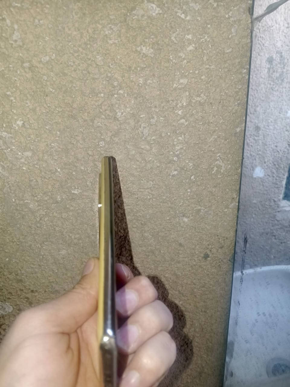 سلام عليكم نوت 40 مواصفاتة معروفة بس زر تشغيل طاكة مكاني بغداد الجديدة سعرة 185 غارض فقط سماعات   و كرتونة***********
