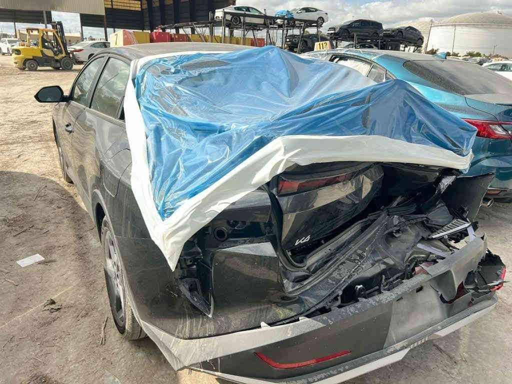 السلام عليكم  خواتي سياره k4 مديل 2025. مواصفات Le شاشه بصمه السعر واصل عمان الحر 115$ وبي مجال للطيبين 
للستفسار رقم الهاتف ***********
