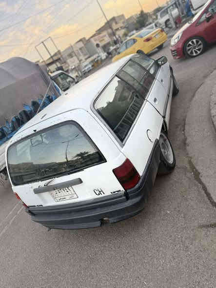 السلام عليكم 
اوبل اوميكا  
رقم أنبار بأسمنه 
مكينه كايمه كير اوتماتيك 
صدر امامي خلفي نضيف 
كهربائيات كلها شغاله 
قواعد دبل سليمات 
السعر ١١ ورقه قفل 
مكاني بغداد حي العامل
 ‭٠٧٧٧ ٦٧١ ٤٠٧١‬
