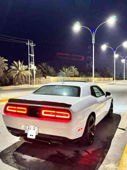 السلام عليكم ..جالنجر موديل ١٧
فول مواصفات فتحه كشنات جلد حساسات ويل بلاك توب وبعد بيه هواي مواصفات مكينه ٣٦٠٠
 حادثه جاملغ وبنيد ب امريكا بدون شاصي بدون لغد ..وبالعراق بيه بارد بالجاملغ الخلفي جه السايق وصبغ الجاملغ الامامي والقمارة بيه ٦ او ٥ رصعات حتى بالعين ماينشافن  خفيفات كلش تجي وتشوف بعينك ..ماشيه ٩٣ الف ميل 
رقم اربيل مداور او وكالة 
السيارة استخدام شخصي من الدوام للبيت لا  تفحيط ولا غيره وبدلت حداديه كامله قبل شهر امامي خلفي وشديت تخم تاير قبل اسبوع يعني جاهزة ع اخر حبايه السيارة ناصبه وحلوة وماال جناي كير مكينه كفاله تبريد تدفئة كلشي تمام و وشرحت الك كلشي بيه الي تعجبه هلا بيه والي متعجبه ان شاء الله يركب اغاته والاحسن منه .. سعره ١٦٥ وبيه مجال وهذا رقمي *********** مكاني بغداد
