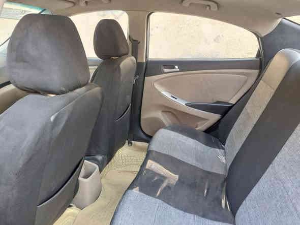 السلام عليكم اكسنت موديل 2016 اجرة للبيع مكينة وكير وتبريد واطارات وبطارية في حالة جيدة  حجم المكينة1400 مابيها اي  دوانز مصبوغة عام للجمالية مبدل جاملغ امامي 87 جهة السايق 
السعر وبي مجال بسيط للاستفسار على الرقم  
*********** ومتواجد على النت
