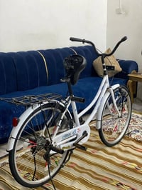 باسكل للبيع سعر ١٠٠ وبي مجال  علفيس ما متواجد.   07711768435