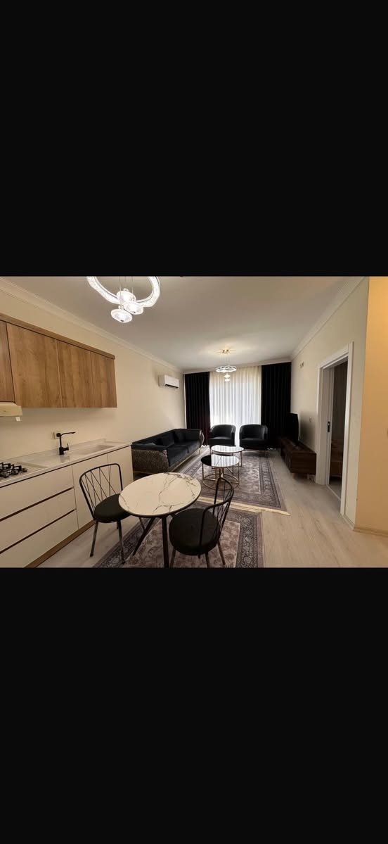 شقه لبيع في مجمع سن تاوه ر ٧٥م
***********
