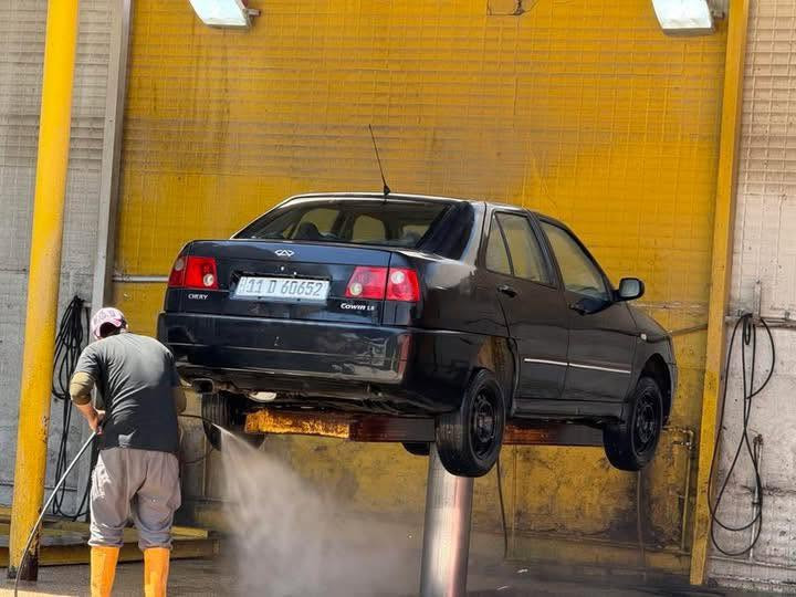 السلام عليكم شيري كوين 2009  
لون اسود خصوصي باسمي
محرك 1600 بساتم سيفيا ما تعوج ولفات 
تبريد ثلج ويه السويج 
كهربائيات كلها شغاله
صدر جديد 
زوج تايرات امامي جديد
ماشيه 170 الف 
سنوية لـ 2027 شهر الثاني
سياره جاهزه كبل للشارع ما تصرف عليها 
السعر 33 ورقه 
مكاني بغداد البلديات 
***********
