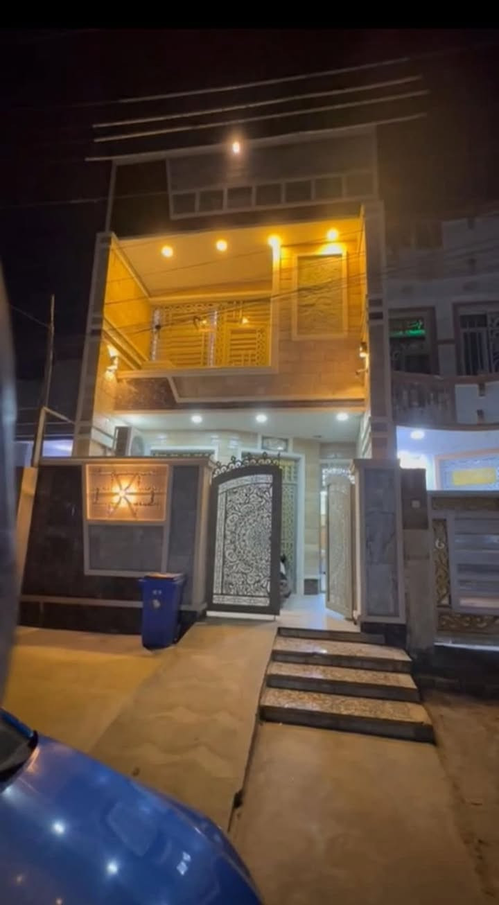 السلام عليكم
للبيع بيت مساحه 100متر واجهه 5نزال 20  في منطقه حي الجهاد خلف الاربع شوارع قرب المجمع السكني حي السلام

بناء حديث 2022🏠

سند بأسمي

بناء مستقل غير مشترك
 
الطابق الاول :يتكون من مدخلين +صاله+مطبخ+منور داخلي+غرف نوم +حمام
الطابق الثاني:2غرف نوم+2حمام+يصلح مطبخ او حولي+بلكونه

الطابق الثالث:غرفه نوم+حمام+سطح

تفاصيل البناء :

الواجهه حجز 
المدخل سيراميك 
ارضيه طابق لارضي مرمر 
ارضيه طابق الاول والثاني بورسلين 
الدرج بورسلين 
أنابيب الماء نوع الماني
الصحيات غربي 
تأسيس الكهربائيه نوع سعودي مع وجود نقاط ستلايت ونقاط كامرات وبواري سبالت تأسيس داخلي 

للأستفسار الاتصال *********** السلام عليكم 
للبيع بيت مساحه 100متر واجهه 5نزال 20  في منطقه حي الجهاد خلف الاربع شوارع قرب المجمع السكني حي السلام

بناء حديث 2022🏠

سند بأسمي

بناء مستقل غير مشترك
 
الطابق الاول :يتكون من مدخلين +صاله+مطبخ+منور داخلي+غرف نوم +حمام
الطابق الثاني:2غرف نوم+2حمام+يصلح مطبخ او حولي+بلكونه

الطابق الثالث:غرفه نوم+حمام+سطح

تفاصيل البناء :

الواجهه حجز 
المدخل سيراميك 
ارضيه طابق لارضي مرمر 
ارضيه طابق الاول والثاني بورسلين 
الدرج بورسلين 
أنابيب الماء نوع الماني
الصحيات غربي 
تأسيس الكهربائيه نوع سعودي مع وجود نقاط ستلايت ونقاط كامرات وبواري سبالت تأسيس داخلي 

للأستفسار الاتصال ***********
