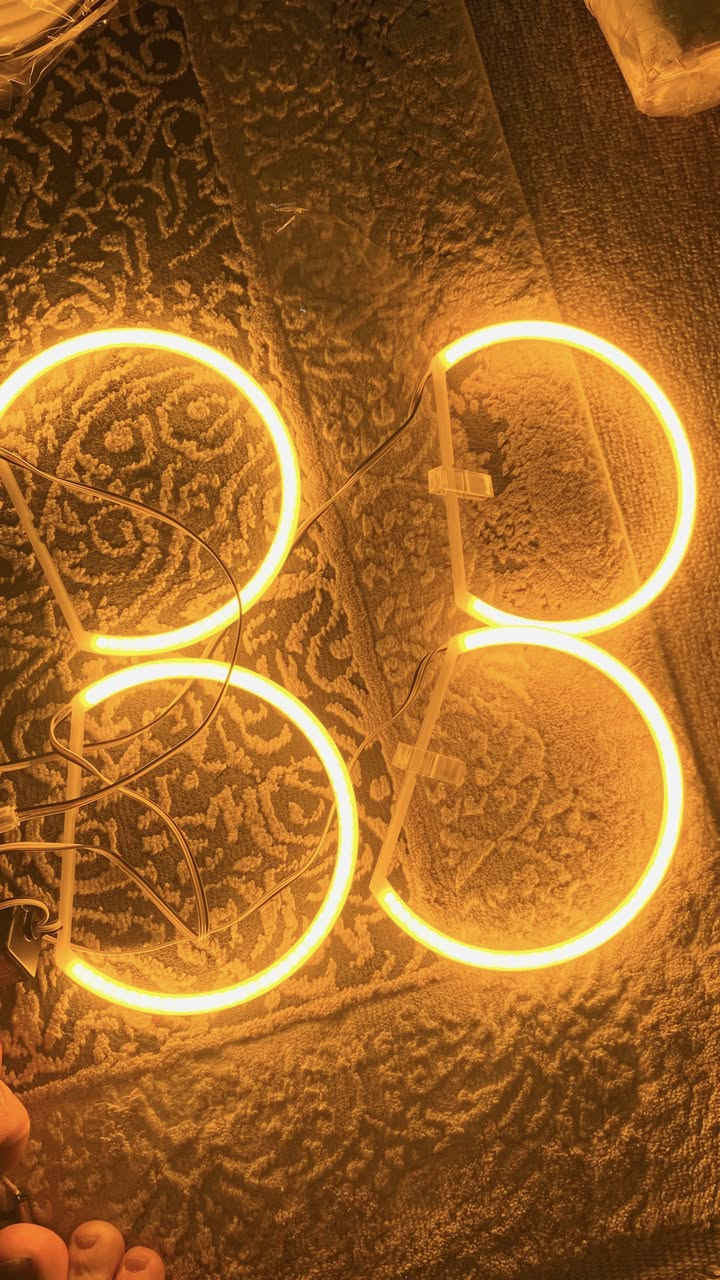 حلقة e46 e36 e39
ابيض و برتقالى 
سعر ٤٠ الف
توصيل موجود.


**إذا كنت صاحب هذا الإعلان وتريد حذفه لأي سبب، رجاءا أرسل رسالة إلى الدعم الفني**