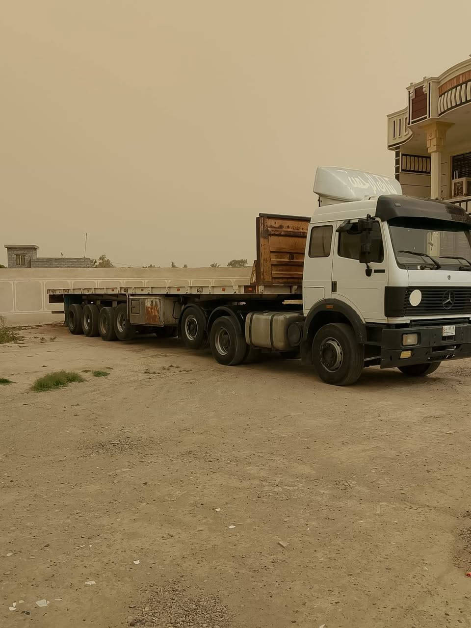 السلام عليكم سياره للبيع موديل 92 مجموعة اكتروس حجم 48 سياره جاهزة لشغل مع عربانه حدادي 4 محاور سياره كفاله عامه مكان بغداد  تفاصيل وسعر   ***********.  ***********
