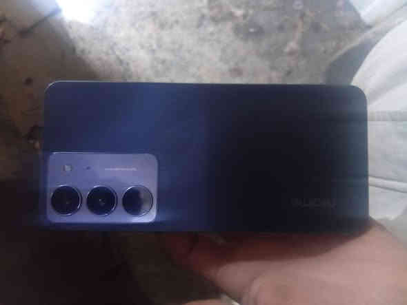 سلام عليكم  من رخصت الادمن 
جعاز البيع 
ذاكره 256
جهاز نضافه 100/100
صار 20 يوم من شتريته 
سبب البيع محتاج 
سعر 250 مكاني بغداد 
التواصل *********** تصال+ واتساب
