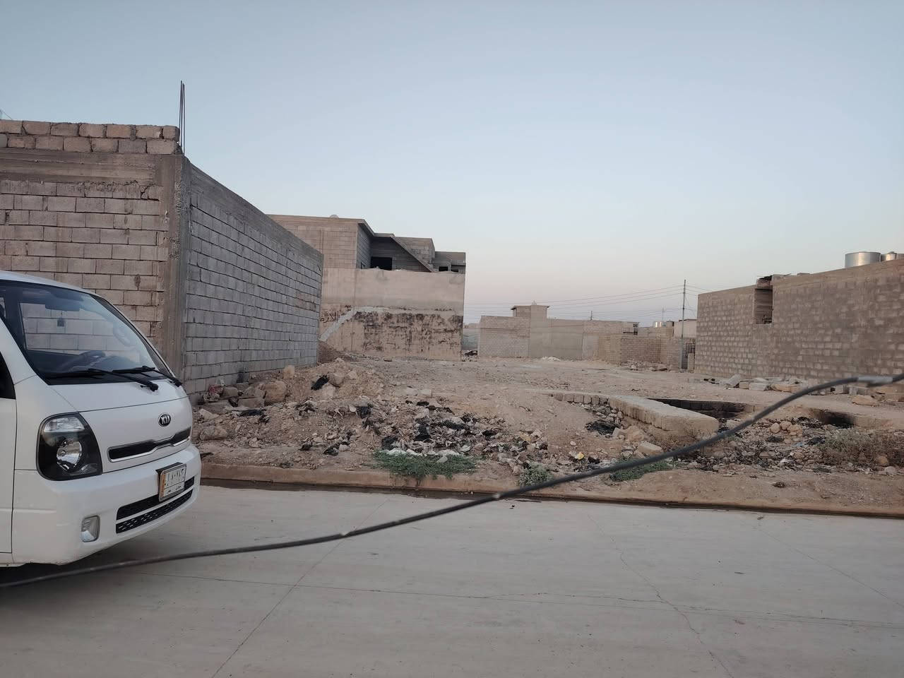للبيع قطعة ارض 150مكعبه في العبور المدخل الأول قرب جامع الغثوان للاستفسار التواصل على الرقم التالي *********** او المراسله على الخاص
