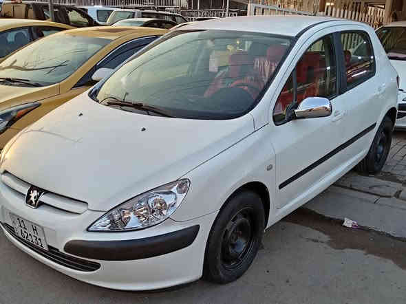 بيجو فرنسي موديل 2004 سياره جاهزة من كلشي كير محرك صدر تخم تاير جديد مكفولات بيه صبغ حزام جماليه بدون حادث مكفوله من ضربه صبغ فرن حراري سعر 54 بيه مجال قليل شراي يتصل مكاني بغداد لحبيبيه رقم ***********
