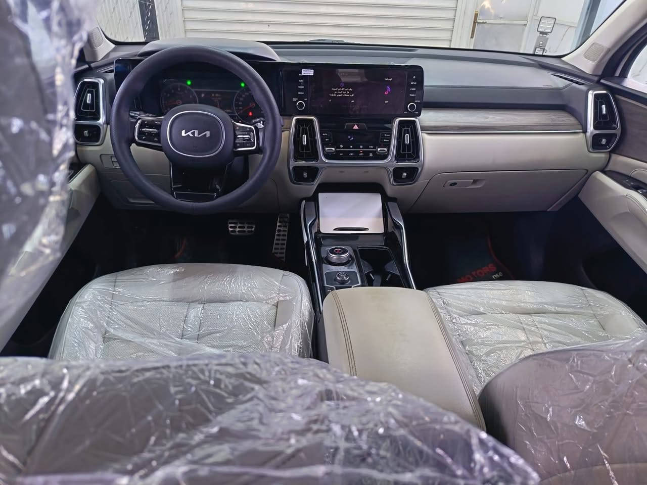 السلام عليكم 
سورنتو 2023 ( خـليـجـي )
فول فول مواصفات بصمة بارنوما 
السيارة رقم بغداد باسمي
لسيارة كفالة عامة عدى رصعات مسحوبة بي دي ار
ماشية31الف سعر300$بيه مجال
السيارة  لضمان شركة الدولية العراقية
مواصفات السيارة
1.بصمة
2.بانوراما
3.حساس امامي خلفي 
4.ويل كب حجم 19عدد5
6.اشاير بالمري
7.كروز سرعة
8.تحكم ستيرن
9.مري شفط
10.سايد بريك بصمة
11.بك لايت لد
12.نضام ترحيب
13.محرك 6 سلندر 3.500
18.شاحن لاسلكي
19.كير ماوس
20.اريل نفكيشن
21.كشنات تغليف جلد اصلي
22.مقاعد عدد 7
23.ثلاث قطع تبريد
25.يدات كروم
26.درايف مود اربع وضعيات للقيادة
27.بصمة ابواب
28.كشن السائق والراكب كهرباء
29.الكشنات الخلفية كهرباء 
30.كامرة دوارة
31.لد نهاري
34.مانع انزلاق
35.اوتو هولد
36.شاشة متصلة
37.تبريد بيانو لمس
38.انارة محيطية
39.جنطة كهرباء 
40.داخل صاج
مكان السيارة بغداد المحمودية او البياع 
***********
***********
