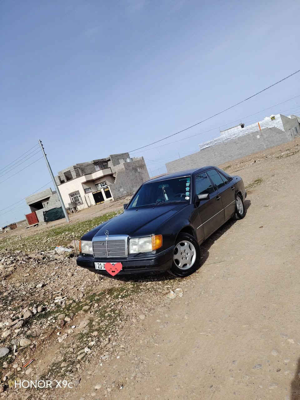 سه ره تا به ناوي خواي كه وره مارسيدز بينز ٣٠٠ موديل ٨٩ جوار جام كاره باي قه ئيده يه ده بله كاني نه ته قيوه جوار تايه تازه يه له زيره ته وه ره قه يه هيج تيانيه  مه حه ره كه به طه دوو نيوه ديله كو ره قه م سليماني  كارتي ية به نزيني له كله نرخ
٥٠ كه ميك مه عامه له
***********
به هاوكاري ئه دمين🌹❤️
