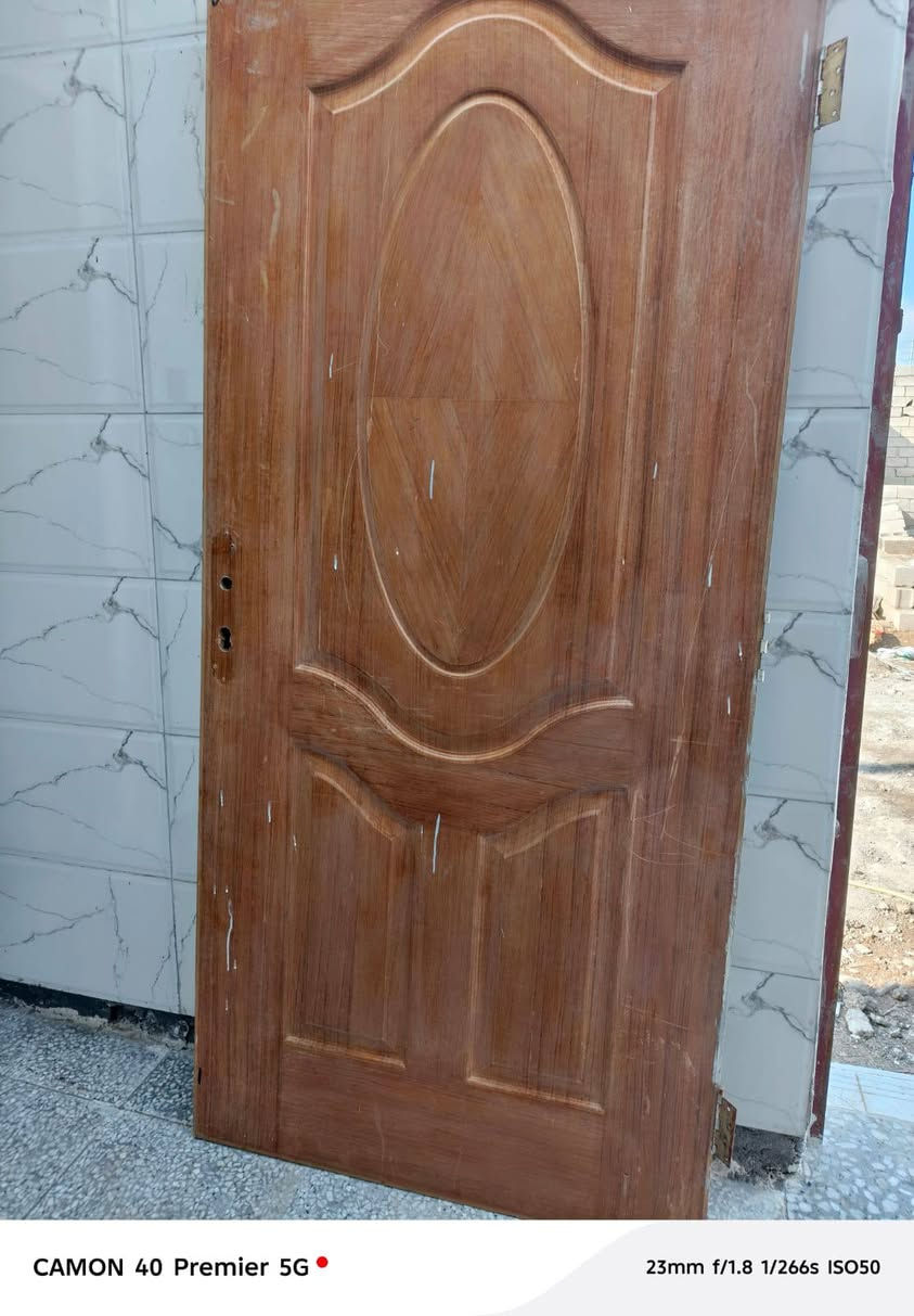 ابواب خشب للبيع كلش نضاف 
سعرالباب30 الف وبي مجال
***********
العنوان هبهب ممجاور مزاد السلطاني
