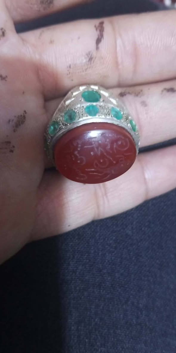 السلام عليكم احبابي عندي اكثر من 60محبس البيع للتواصل على الرقم ***********
