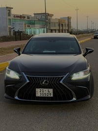 لكزس ES350 • ٢٠٢٢ • ٤٠ ألف ميل