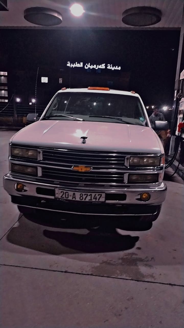 سلام عليكم للبيع سياره تاهو شوفر موديل1996 رقم ديالئ مشروع وطني 8سلندر محوره غاز 100لتر او تانكي بانزين240لتر منضومه زنون تخم تاير جديد شاشه ايباد مضخمات/ 11راكب تبريد مركزي تادفه السعر70وبيه مجال حك الجيه مكان خانقين رقم ***********
