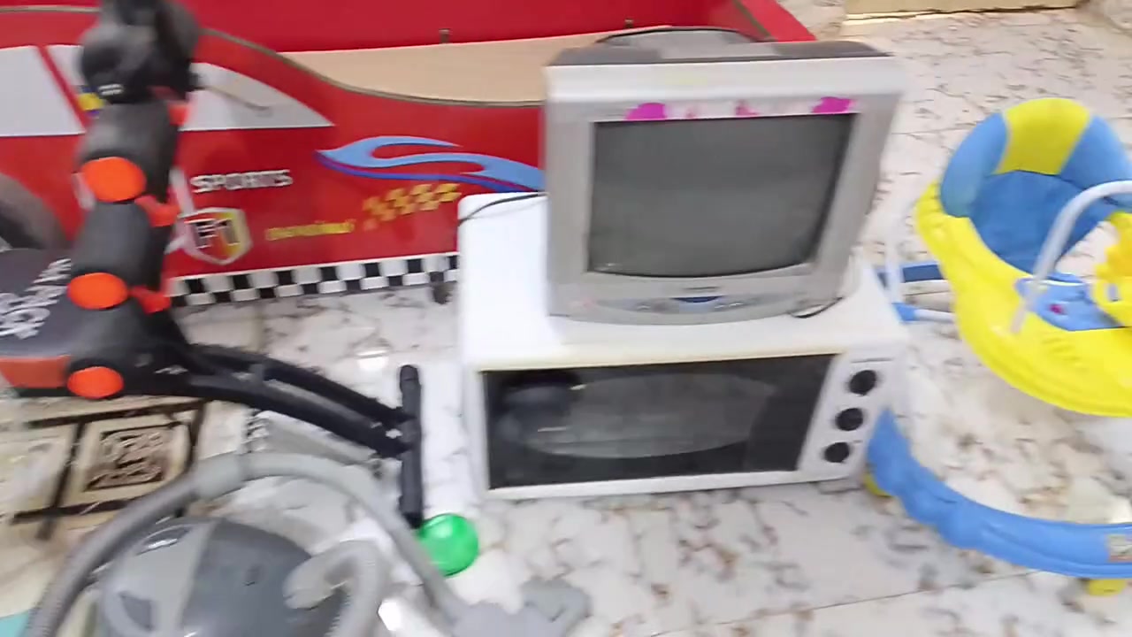 الاغراض كلها بـ100,000الف دينار
للتوصل والاستفسار ***********
