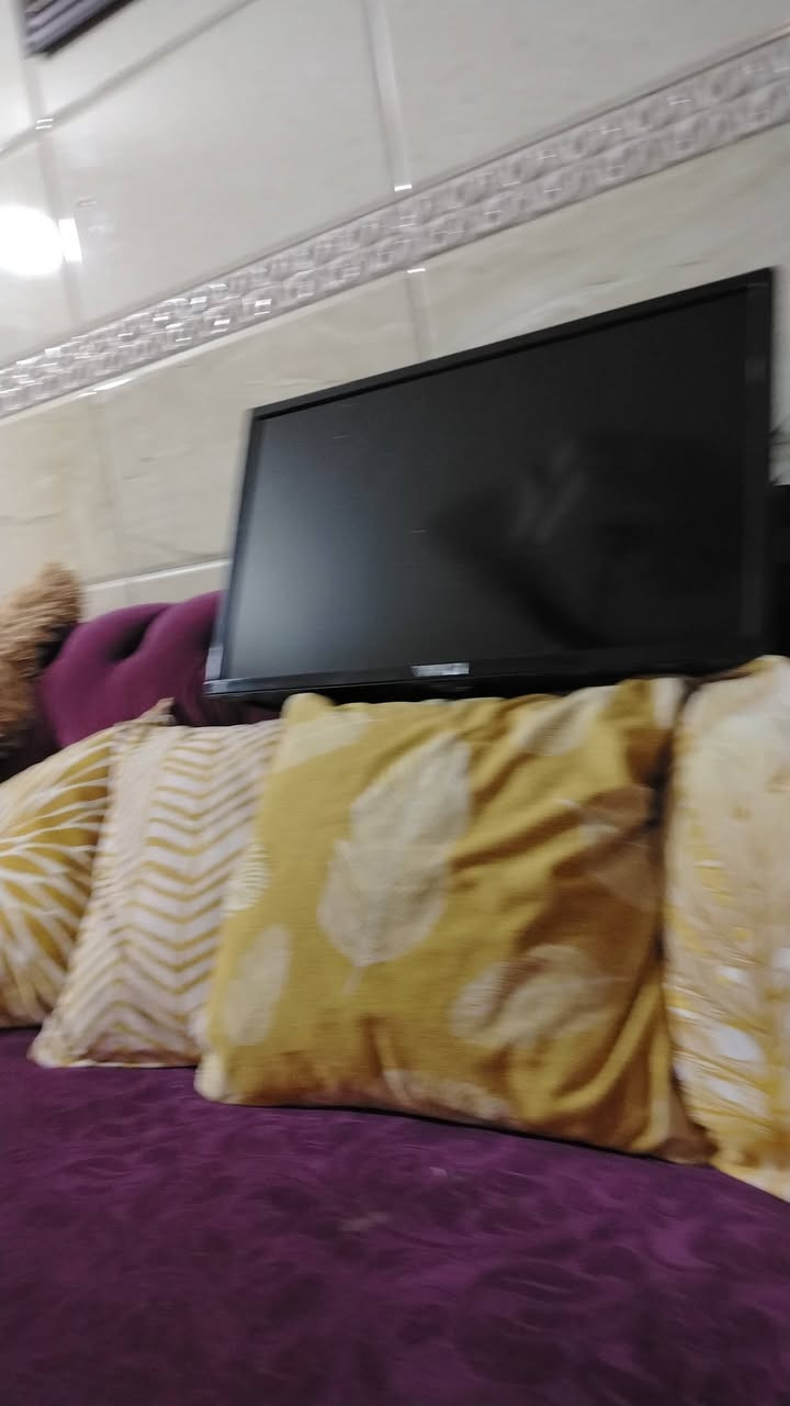 براد للبيع وطباخ مجمده وشاشه الوادي حجم ٢٨ البنوك٢ ٠٧٨٨٥٢٦٣٨٣

