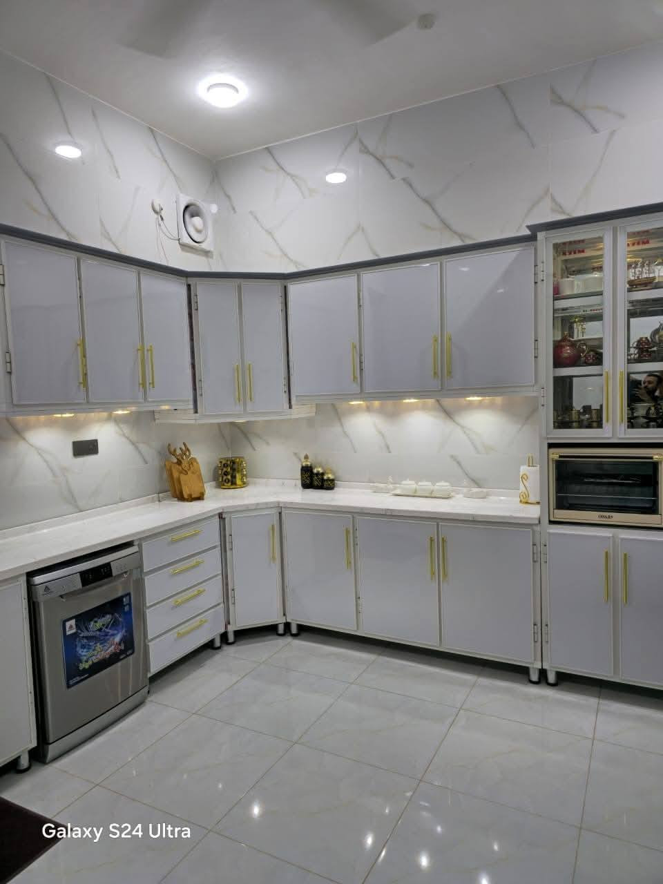 يعلن ألمنيوم الغزال 
عروض مميزه بمناسبه شهر رمضان المبارك هديه طباخ مع  مرشحه لكل مطبخ يتجاوز ال 10 متر 
للإستفسار ***********
