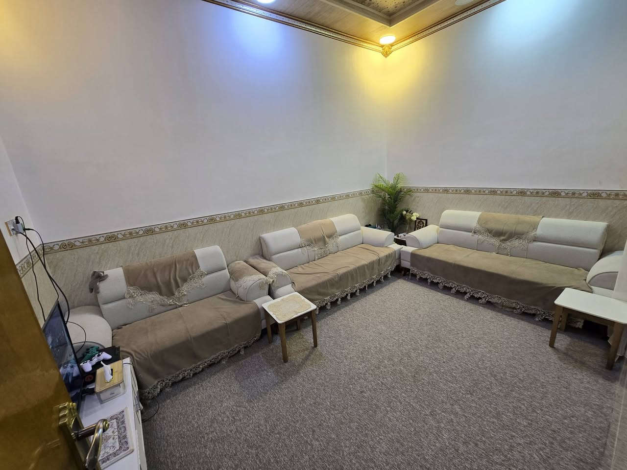 يالله اللهم صل ع محمد وال محمد 
بيت للبيع 50 متر حي النداء منطقة 54 درجة اؤلى طابقين غرفتين فوك وصالة وسويت صحيات وجوة صالة واستقبال ومطبخ وبناء جديد وموقع ممتاز والسعر مناسب ***********
