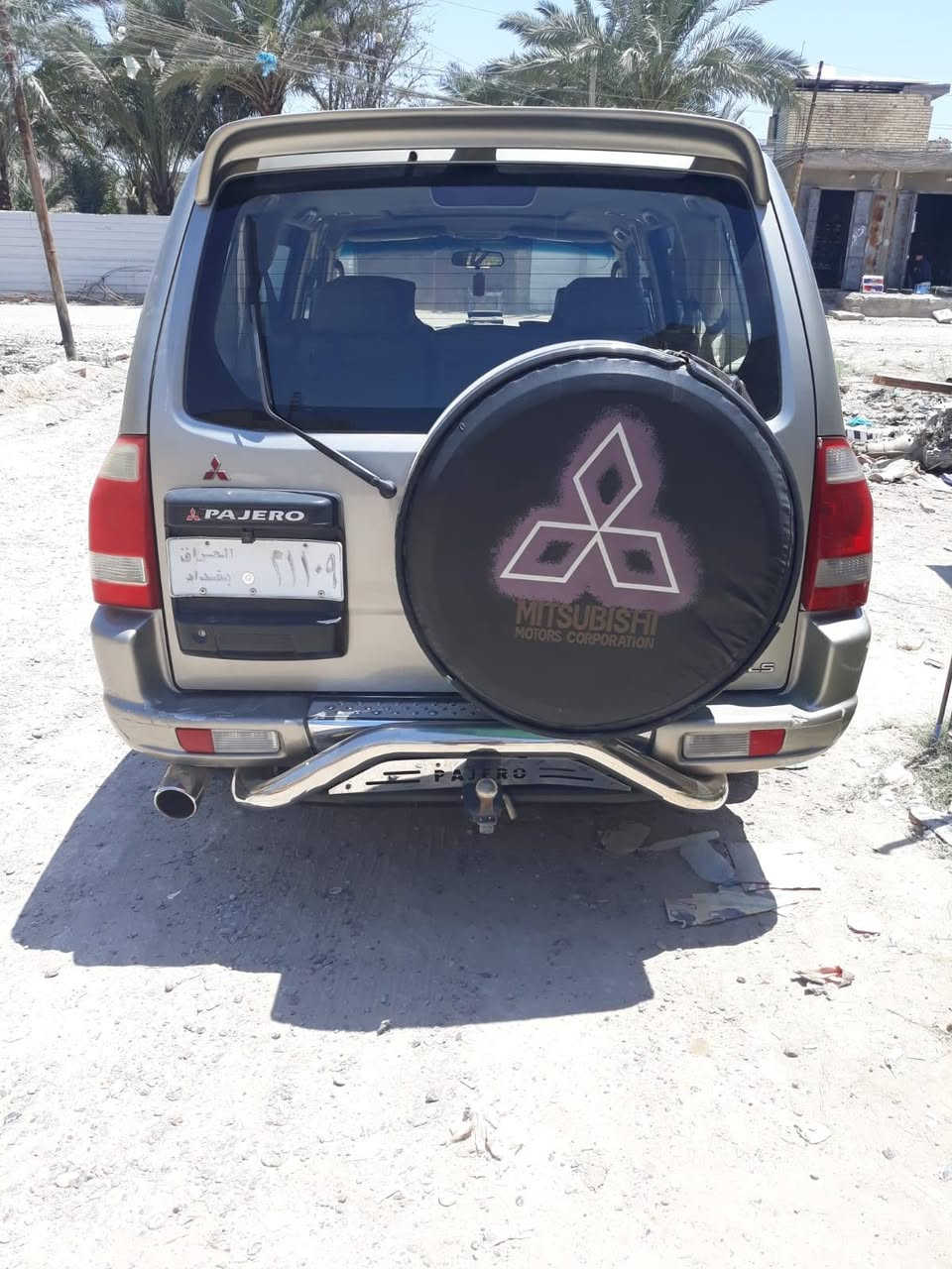 السلام عليكم سيارة للبيع باجيرو موديل 2001 عوزه شغلات بصيطه السعر ٧٠ وبيهه مجال مكاني الشعله الدوانم وهذا رقمي ***********
