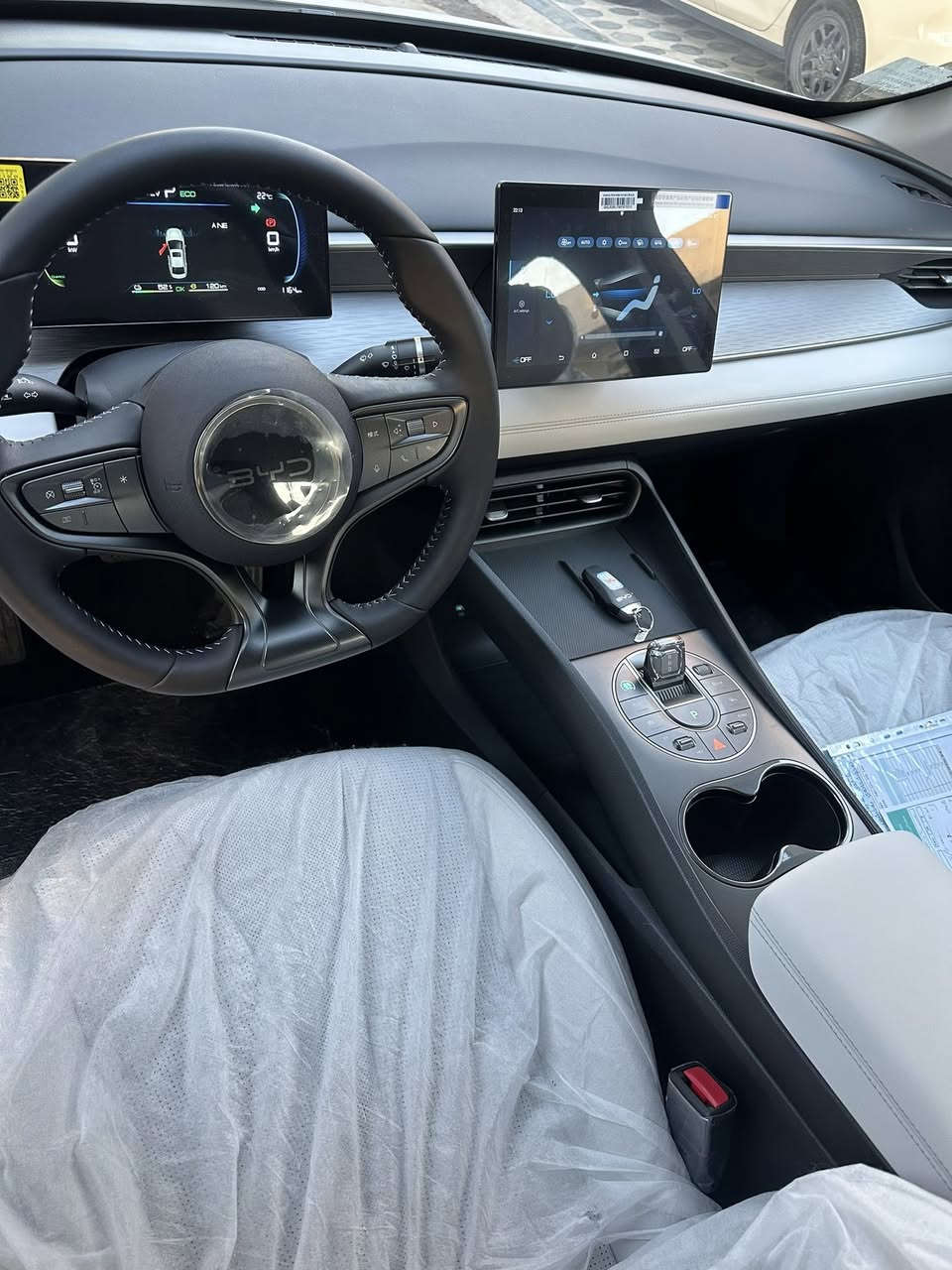 BYD seli 05
1000kmڕۆشتوە هەموو گیانی بە شەرت 
هیچی پێوە نیە 
٨٠ ڕۆژ کاتی تیا ماوە
***********
***********
