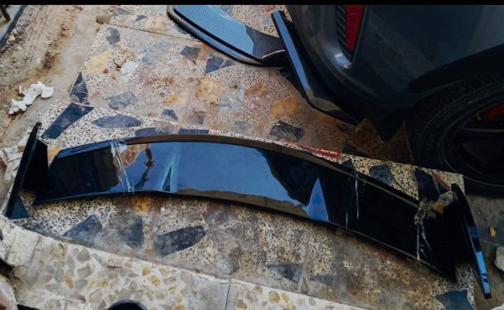 سلام عليكم عندي لحيه اماميه سبويلر اصليه كاربون وسعره بسوك غالي بس اني ابيع غير شكل  ونوعيه ثانيه اسود  وجناح خلفي اصلي وكاعيات فولستر شكل جديد اصليه لبيع  مع العلم غراض من الامارات اجتني


**إذا كنت صاحب هذا الإعلان وتريد حذفه لأي سبب، رجاءا أرسل رسالة إلى الدعم الفني**