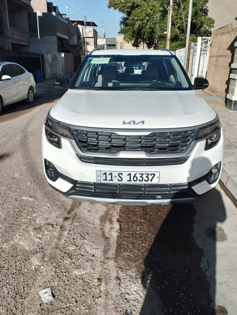 السلام عليكم عندي كيا سلتوز 2023 خليجيه محرك 1600 الأصلي المرغوب مو صيني ماشيا 37 الف  بدون صبغ بدون بارد  السياره جديده وحلوه بصمه تشغيل عن بعد تحكمت شاشه حساس خلفي أمامي وبعد بيها مواصفات رايدها  160 ورقه السياره باسمي  هزه جديده سنويه جديده موجوده بالسيديه وهذا رقمي ***********
