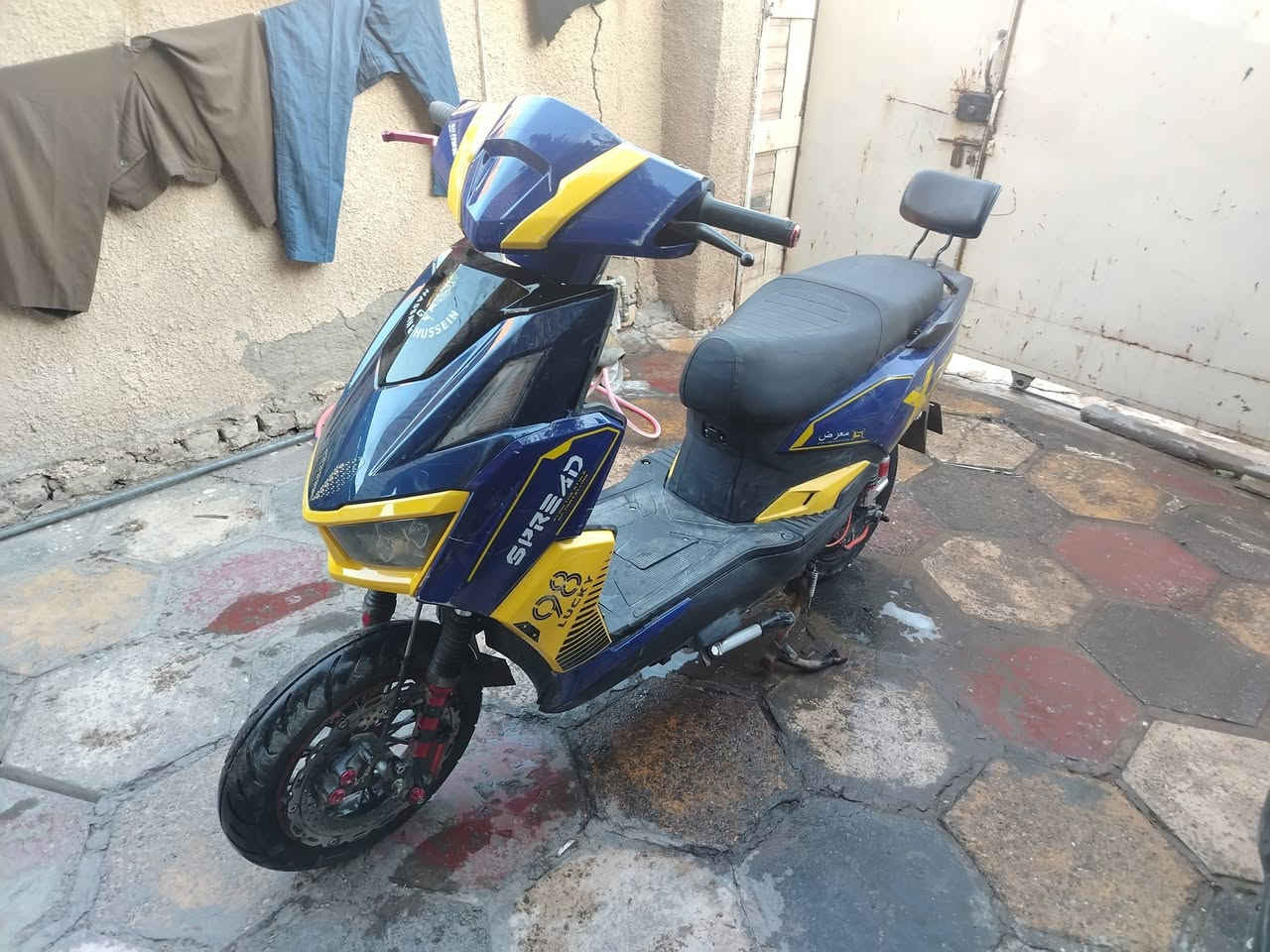 السلام عليكم. دراجه شحن سكنك  بطاريات نضاف سرعه١٢٠ / ٨٠ حقيقي
تمشيك ٣٥ كيلو 
 كهربايات كله شغاله.
بك شغال
 ٤ سرع
نقصه صفه مال كفر طاكه ماشر عليه
وقفل صندوق عاطل
السعر ٤٢٥
بغداد البياع حي التعليم قرب حسينيه شهدا الطف
*********** واتساب
