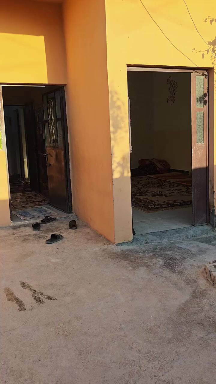 اخوان البيت للبيع مساحته 240 موقعه الكاطون الرحمه اقرب نقطه داله
المجمع الصناعي البيت عقد زراعي للستفسار اكثر او الي يريد يشتري يتصل عل هذا الرقم ‏‪0775 110 7738‬‏
