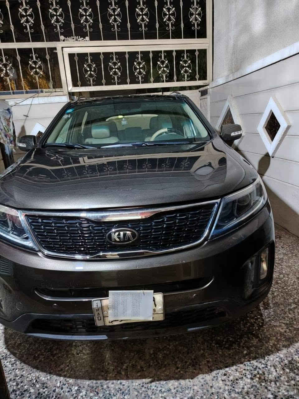 السلام عليكم للبيع سورنتو وارد امريكي موديل ٢٠١٥ فول مواصفات EX اللون رصاصي فيراني فول الفول محرك 3500 ماشيه 108 الاضرار جاملغ جهة السائق معدل على البارد الجاملغ الخلفي فيه معجون و صبغ .الدعاميه الاماميه فيها معجون وصبغ ...وبعض الشخوط والرصعات..
سعرها ١٦٥ وبيها مجال بسيط 
مكانها بغداد شهداء البياع 
للاستفسار أكثر *********** 
السلام عليكم للبيع سورنتو وارد امريكي موديل ٢٠١٥ فول مواصفات EX اللون رصاصي فيراني فول الفول محرك 3500 ماشيه 108 الاضرار جاملغ جهة السائق معدل على البارد الجاملغ الخلفي فيه معجون و صبغ .الدعاميه الاماميه فيها معجون وصبغ ...وبعض الشخوط والرصعات..
