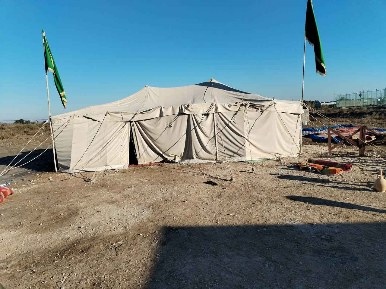 اسلام عليكم
خيمه للبيع الطول 10 متر والعرض 4
الخيمه جاهزه ومرتبه ومابيه اي شي.
وجبيره خير م̷ـــِْن الله سعره 350
مكاني الناصريه قضاء الغراف
الرقم ***********
