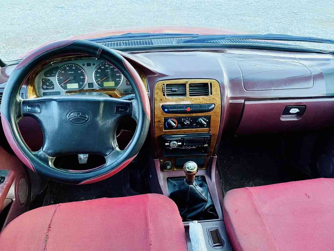 پیــــــكاب دێر مۆدێل ٢٠١١ بەخاخ
نــــــاو ســـوور چـوار جام كارەبا
گێڕوو مەكینەو ئەكسلو شانســـــی
بــــــە شەرت مامل وایــــەر مەنیوو
گەرمـــی ئیش دەكا  تەحولو غەرامەی 
بە شەرتە سەیارەكە زۆۆر جایزە
شــــــانی داداوە بە لای سایەقا
نــــــــــــرخی ٥٥ گەڵــــــا
ژم     ***********
***********
