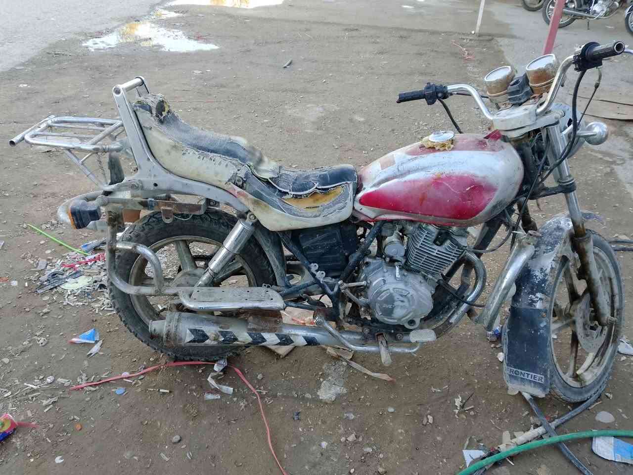 موطور لبيع محرك 200  شغال كلشي مابيه سعر 200 وبيه مجال لطيبين مكاني لعبيدي ***********
