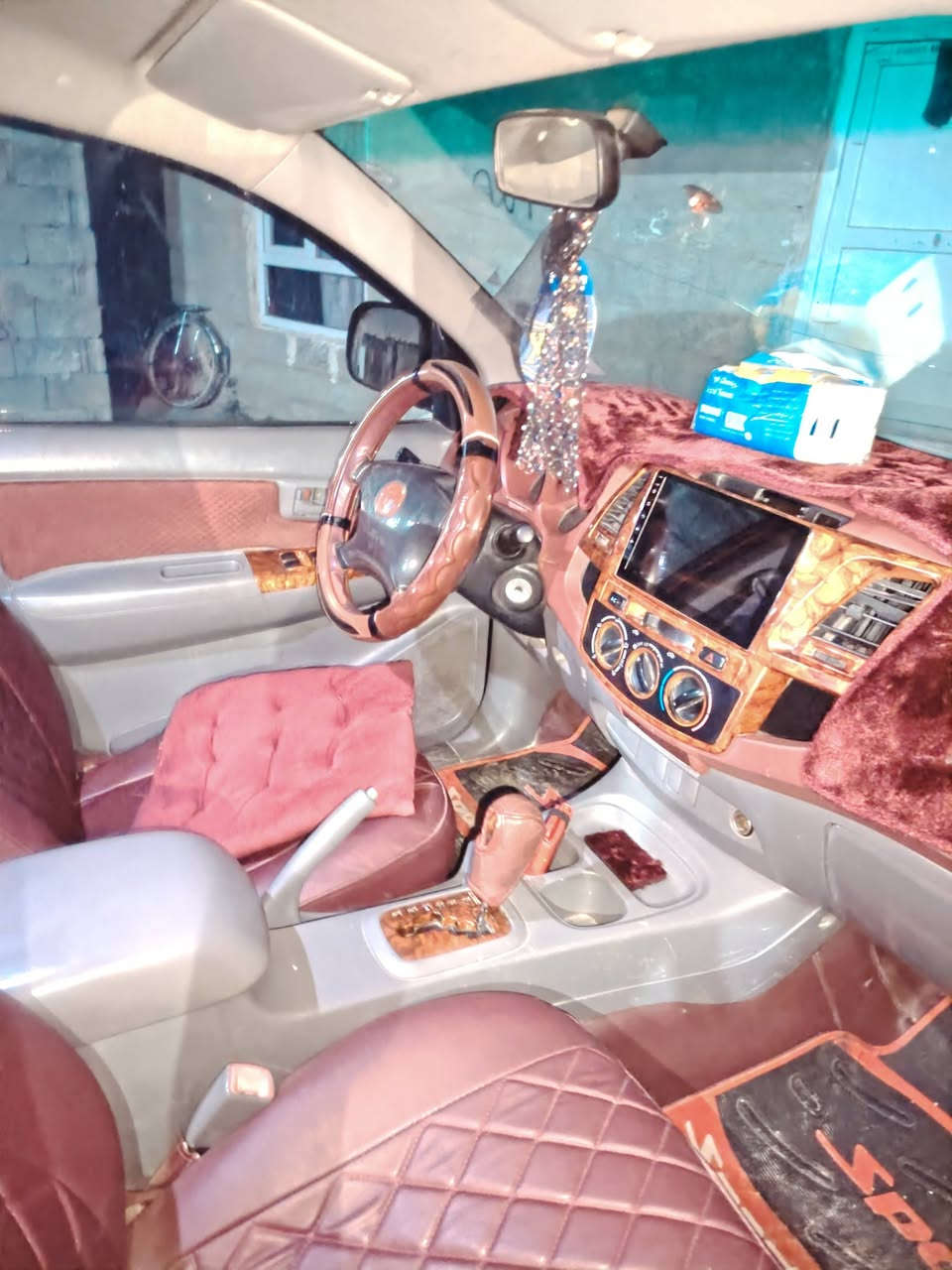 السلام عليكم سياره هايلوكس موديل 2009 كير اوتوماتيك  نضافه فول  مكفوله كفاله عامه  محرك كير اكسل بشرط  حجم الشاصي 12 رقم السليمانية  للاتصال  ***********
