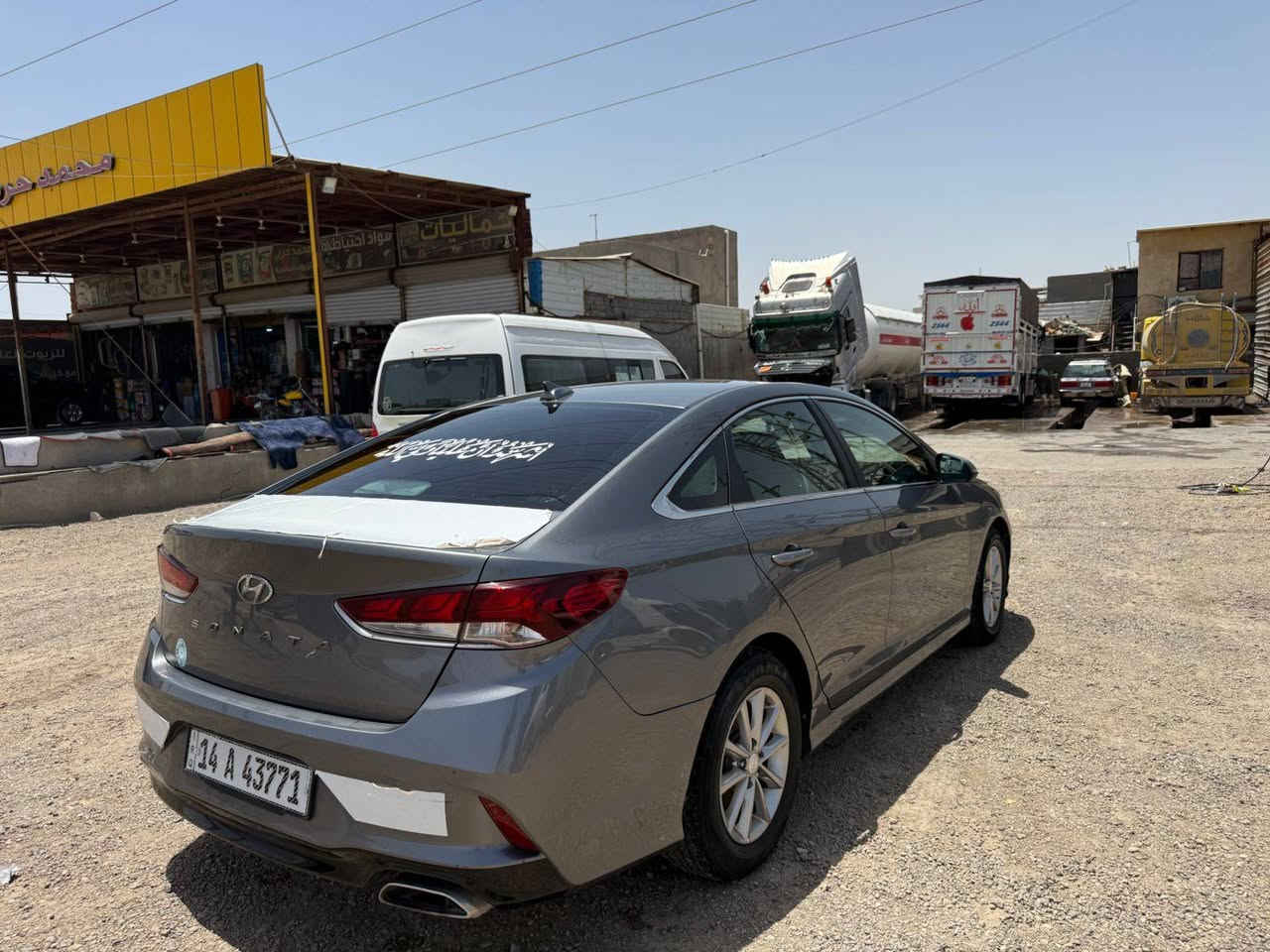 السلام عليكم سوناتا 2019 وارد امريكي ضررها بس بنيد بمريكا طاير وشبر  بالمدكر جهت العبري صبغ كير مكينه بشرط حداديه جديده قبل اسبوع مبدلها تايرات نظاف عبوه جديده تحكم استيرن جهتين شاشه جبيره حساسات بالمري مانع انزلاق اشاير بالمري كير 6 نمر اوتو وعادي تدفئه بالكشنات رقم بصره بسمي تحويل ثاني يوم تليفون ***********
