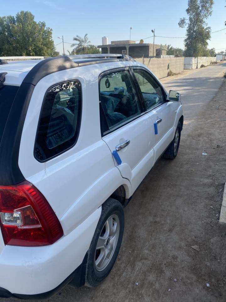 سبورتج 2009 محرك 2000
لايتات زينون ✔️
مكينه كير ١٠٠٪؜
تدفئه تبريد ✔️
ماشيه 193الف 
سعر 130
***********
