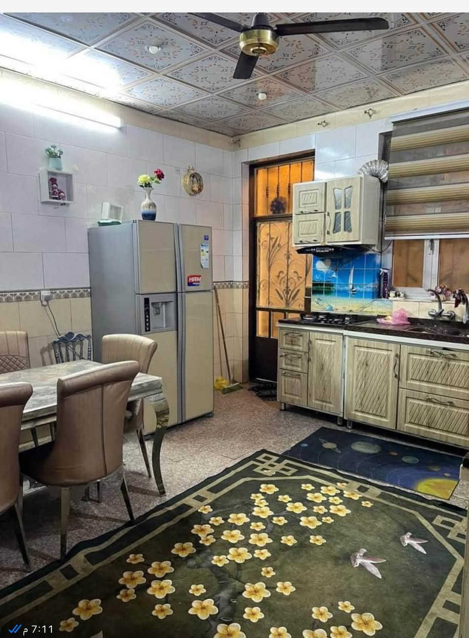 السلام عليكم بيت مساحتة 170 تلث طوابق
الموقع حي التجار مقابيل هايبر ماركت التعاون للاستفسار اتصلو ع هذه الرقم ***********

