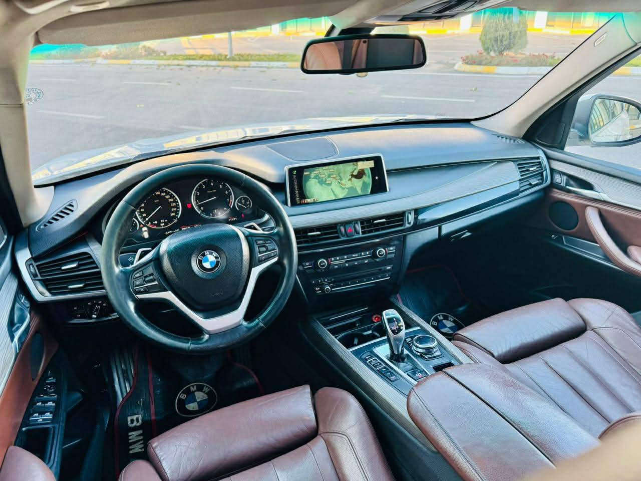 مكلف بالنشر يعني لا تدخلي خاص علمود هاي السيارة  لان ماعرف كلشي عنها 
السيارة بي ام اكس فايف موديل ٢٠١٤ 
فول مواصفات عروش 
كلين تايتل
محرك ثمانية سلندر دبل تيربو ام باور 
ماشية ١٧٠ الف حقيقي
تخم تاير ياباني درجة اولى جديد قبل شهر مشدود.
صدر امامي وخلفي بالكارتون قبل شهر مشدود. 
تخم فلنجات وتخم ديكات وتخم حساسات دسك كاه اصلي وكالة. 
شيال كاردن وكاردن قبل سهر جديد اصلي. 
سيارة مصروف عليها كومة فلوس وكله اصلي 
راديتر اصلي واتر بمب اصلي كله جديد
صيانة للمحرك بلك نوزل مجول  فلاتر تيربو وفلاتر محرك كله جديد اصلي وكالة
السيارة فول مواصفات
بصمة وبوب شفط وقمارة بانوراما ولايت اوتو داينمك
السيارة بالحقيقة احلى وكلش نظيفة ومصروف عليها. 
السعر ٢٢٥.
للتواصل 
رقمي ***********

اسيا
***********
