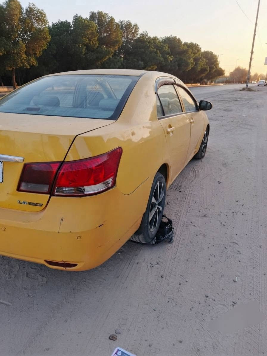 من رخصه الآدمن للبيع سيارة BYD G3 - فرصة مميزة للعمل!
​للبيع سيارة BYD G3 بحالة جيدة، جاهزة للعمل ومناسبة جداً كتاكسي.
​المواصفات:
​النوع: BYD G3.
​اللون: أصفر (تكسي).
​عداد الكيلومترات : 326.2 km.
​ناقل الحركة: أوتوماتيك (CVT).
​المحرك: 1.8.
​الإضافات: بانوراما، تحتوي على منظومة غاز.
​المستمسكات: السنوية نافذة لغاية عام 2029.
​الرقم: رقم إنجليزي (بغداد).
​ملاحظات إضافية:
​السيارة تحتوي على بعض خدوش بسيطة (طبيعية حسب الاستخدام).
​البدي (الهيكل) بحالة جيدة وموضح 
​السعر المطلوب: 55 ورقه(5500)$ وبي مجال حك الجيه 
مكلف بالنشر 
​للمزيد من الاستفسار أو المعاينة، يرجى التواصل عبر الرقم: ***********
مكان تواجد السيارة: بغداد - الأعظمية
