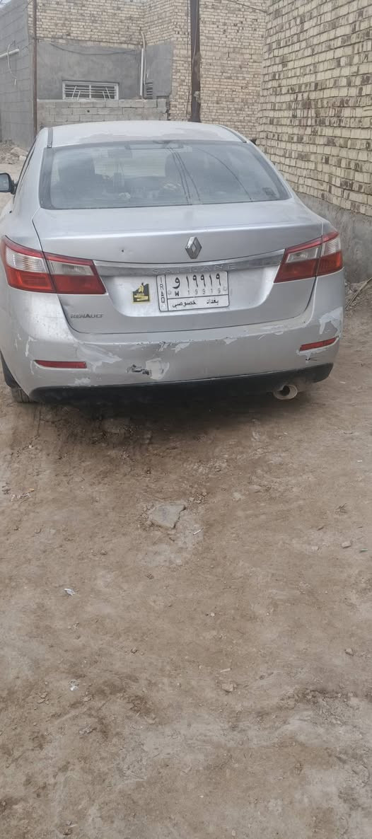 رينو سافران 2012 للبيع 
بيها عطل كهربائية 
ابيع على عطله
 للاستفسار تواصل على الرقم بي واتساب 
***********
