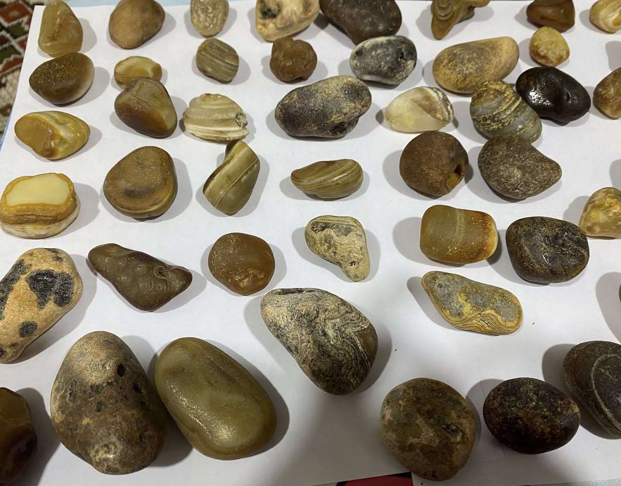 مجموعة احجار خام اصليه ومضمونات ملاكط هالموجود
مكاني بغداد البنوك *********** للبيع شلع
