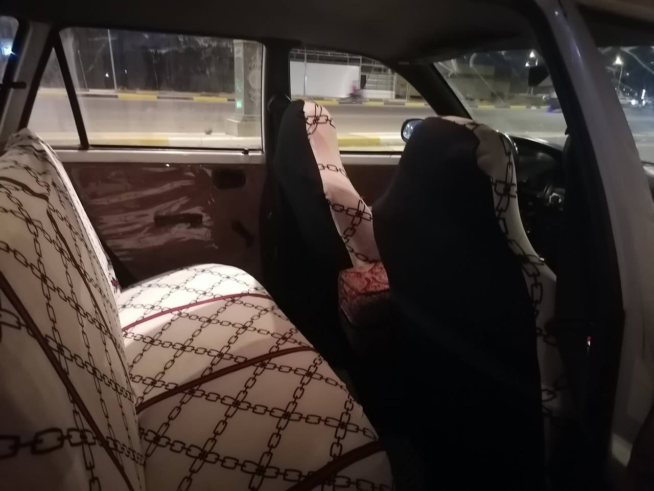 السلام عليكم كورلا ستيشن ٩٦ للبيع  صبغ قطعة واحدة تبريد ثلج رقم بغداد باسمي مكاني كربلاء شارع المجمعات شارع الدرة السعر ٥٠ وبيه مجال بسيط الرقم ***********
