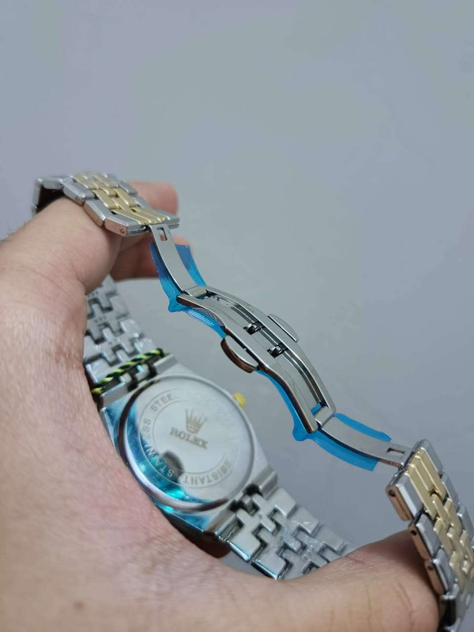 ساعة رولكس ب 15 الف مع التوصيل
المينا صدفية 
نافذة تاريخ يومي 
القفل فراشة 
الظهر مختم 
مع علبة رولكس كارتونية صغيرة 

للحجز والاستفسار المراسلة على الماسنجر


**إذا كنت صاحب هذا الإعلان وتريد حذفه لأي سبب، رجاءا أرسل رسالة إلى الدعم الفني**