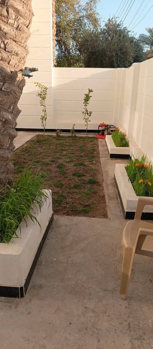 للبيع دار 240 متر طابو صرف واجه 13 2 غرف نوم بناء قديم ومرمم بشكل ممتاز مثل ماموضح بالصور تحويل مباشر استقبال 7وربع في 4وربع حديقه مع كراج بناء كله طابوق ماء مجاري كهرباء كله جديد البيت متعوب عليه العنوان العسكري القديم قريب ملعب احمد راضي ومسافه عن الجوازات تتمشه برجلك للجوازات والسوك السعر 175 تشوفه ميفيدك اعبر المنشور وجزاك الله خير للاستفسار مراسلة الصفحه او الاتصال *********** واتساب
