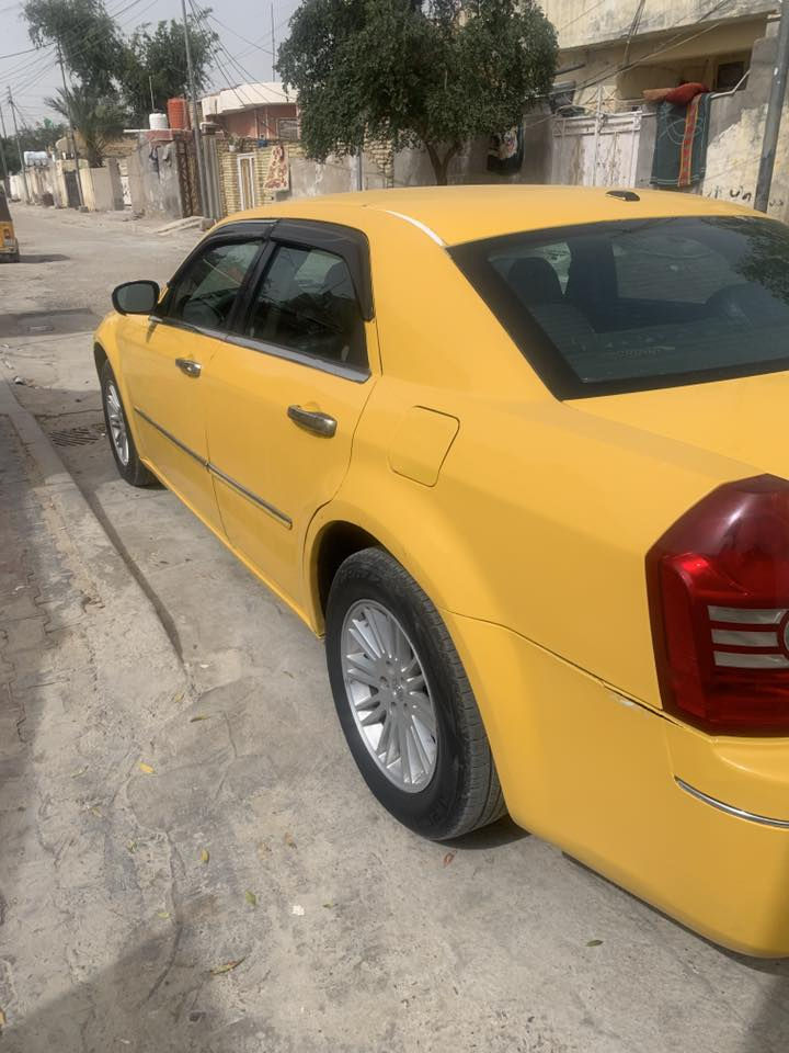 السلام عليكم 
اوباما ٢٠٠٩ للبيع 
مكينه گير حدادية تخم تاير ظفيرة جديدة باتري جديد شاشة اندويد كامرة دوارة لايت زنون كشنات جلد كهربائية مصفرة هيئة وغرامات سنوية 2030( شرط التحويل)
خطها عمارة بغداد وباقي التفاصيل  بالسونار 
مكاني العمارة *********** 
السعر95$
