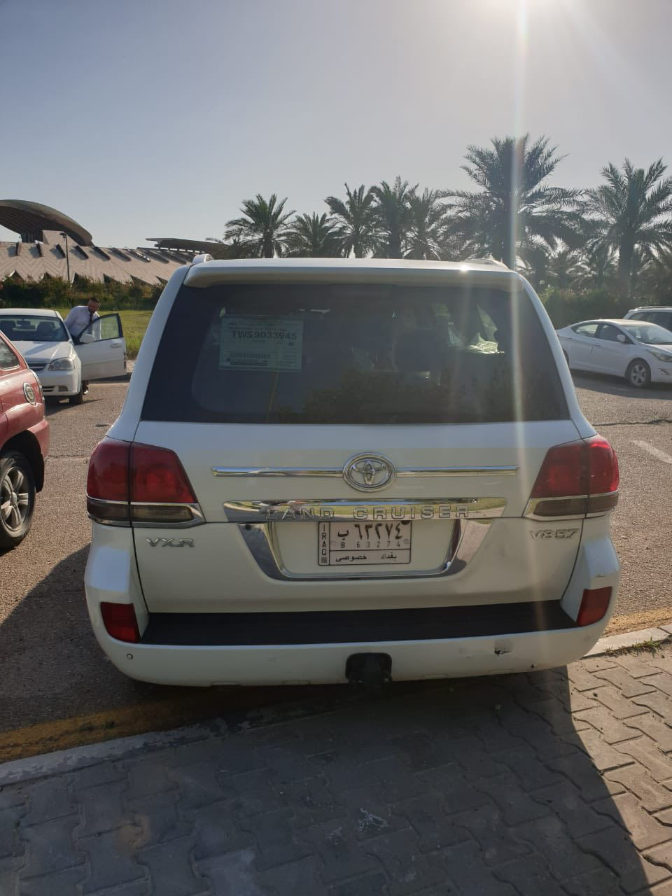 السلام عليكم لاند كروز موديل 10. سونار داخل المنشور. ماشيه 133 حقيقي  نضيفه  نضيفه عنون دوره  وقم ***********.   مكلف بالنشر. بسم صديقي هوه صاحبها
